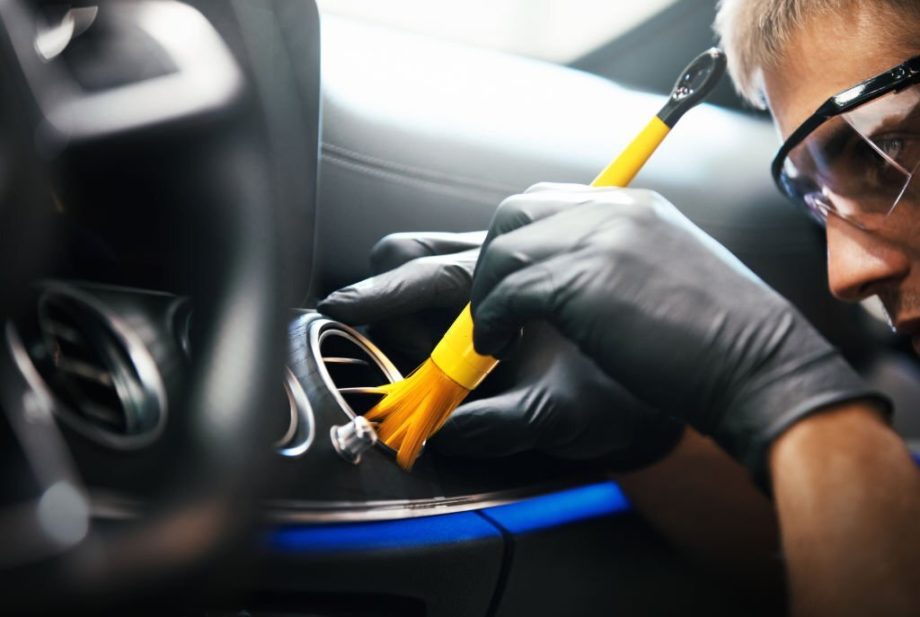 How To Clean And Maintain Your Car AC Gas System?